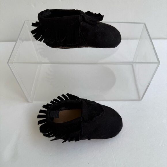 Old Navy Black Fringe Infant Moccasin Shoes Loafers 3-6M - Picture 3 of 4